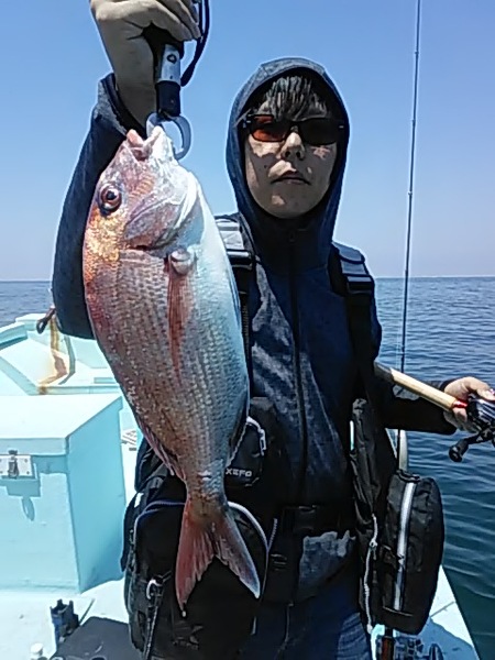 5月11日（土）　　久しぶりのマダイ画像