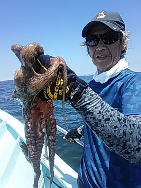 8月4日（日）　真鯛のはずが「サワラ・タチウオ・タコ」になりました。画像
