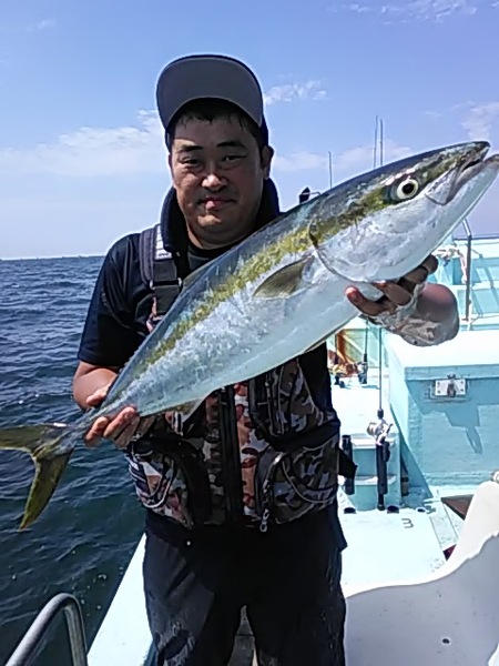 8月25日（日）　　ブリ　　タチウオ画像