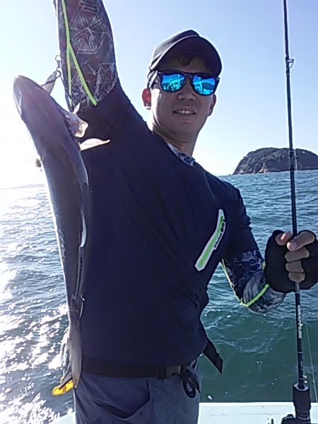 10月15日（火）　海色が白っぽい　マダイとサワラ・カンパチが釣れました画像