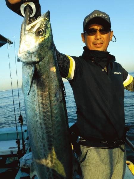 8月15日（土）狙ったポイント・サワラ・ハマチ・イシガレイ　　タコ画像