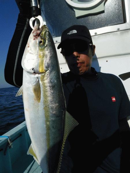 8月15日（土）狙ったポイント・サワラ・ハマチ・イシガレイ　　タコ画像